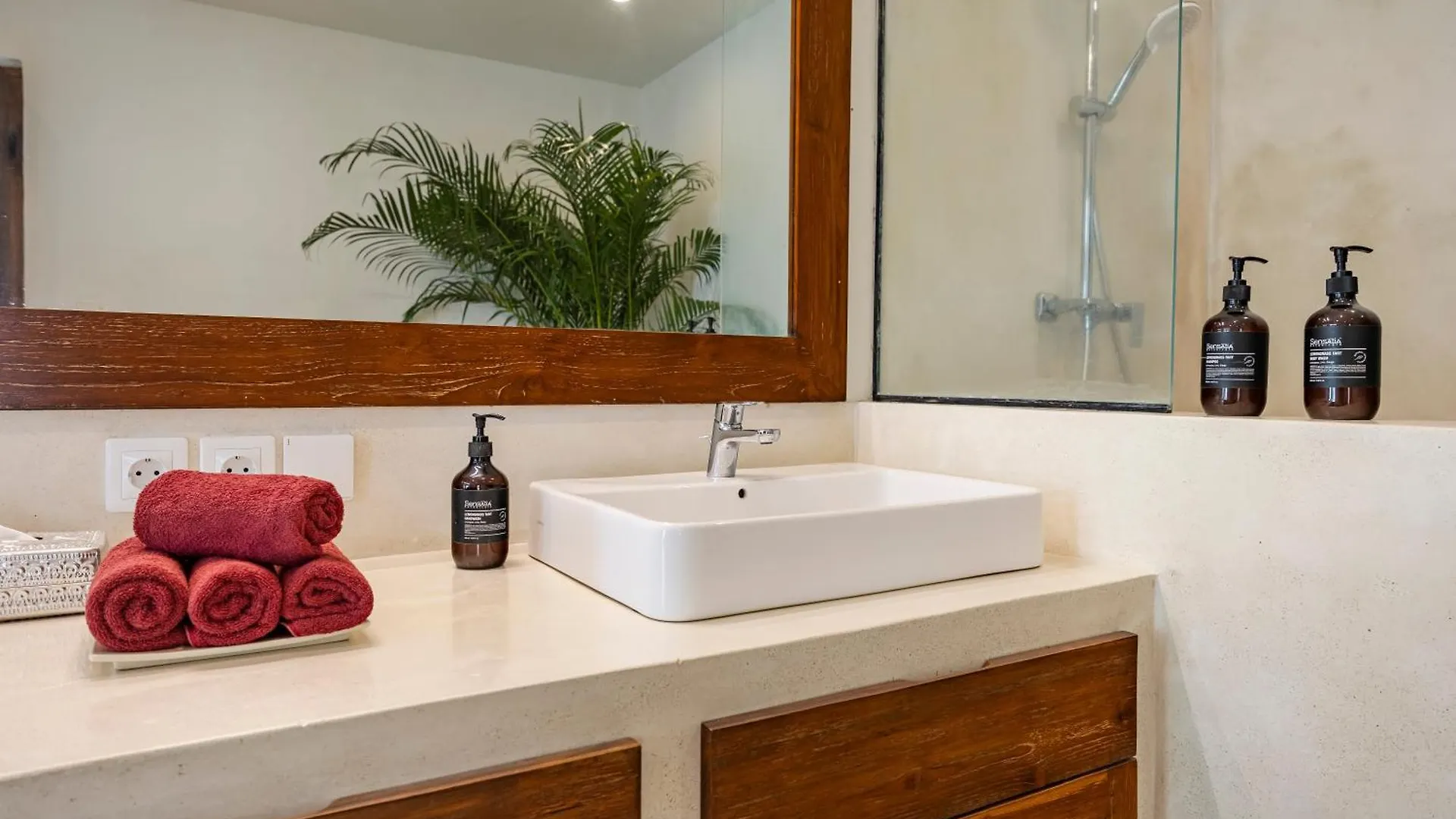 Villa Telma - Charming 2Br Villa In Central Seminyak, Walking Distance To Eat Street